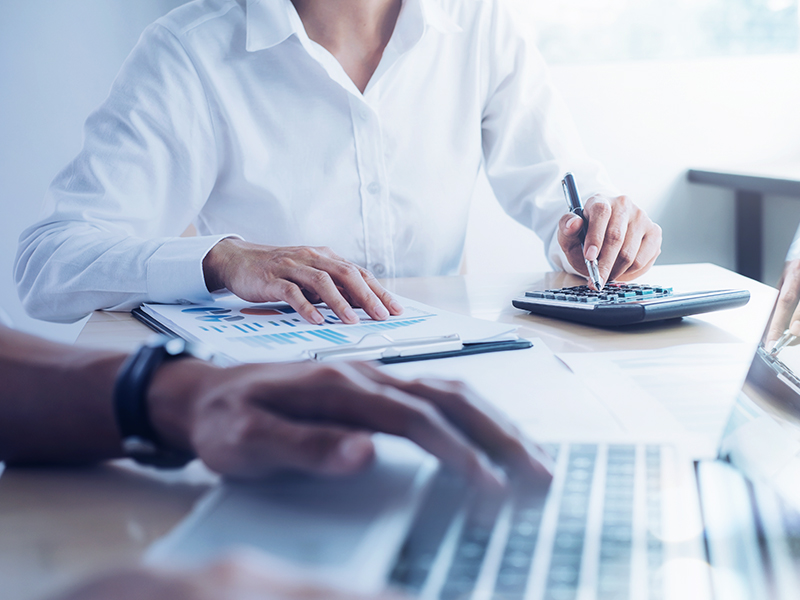 Base de datos de Contadores y Servicios financieros en España